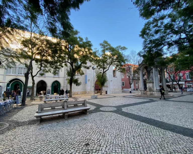 Carmo Square- Lisbon for beginners
