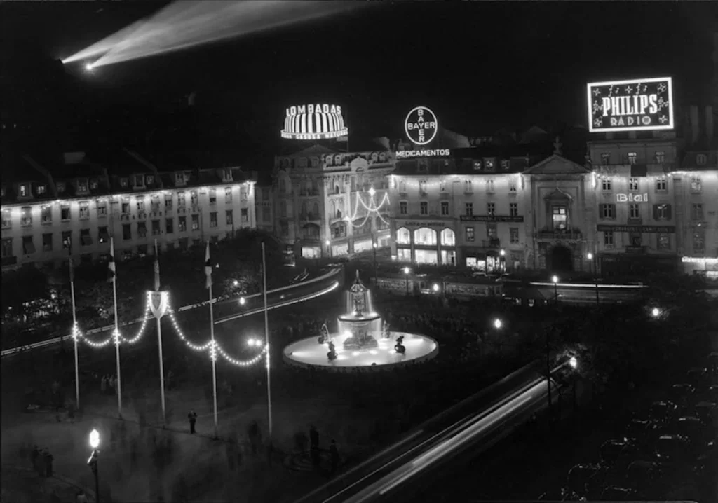Neonlichter in Lissabon 1940er Jahre - Alfred Döblin in Lissabon